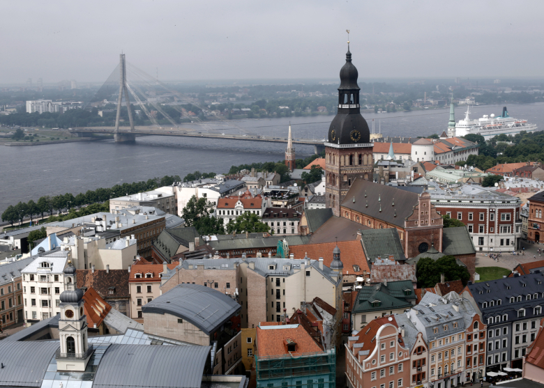Латвия подключится к изучению попытки путча в Черногории