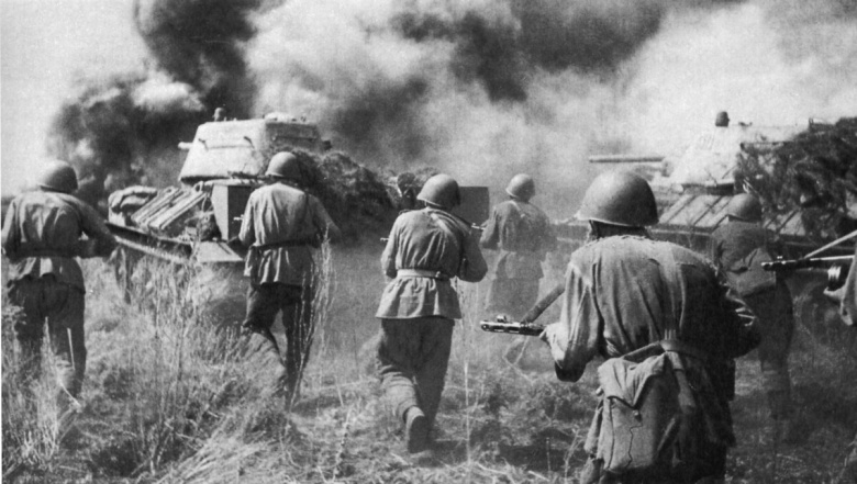 Атака танков и пехоты под Курском, лето 1943