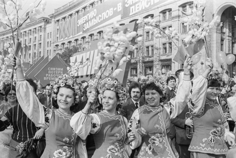 Первомайская демонстрация в Киеве, 1986 год. Фото: Владимир Самохоцкий / ТАСС