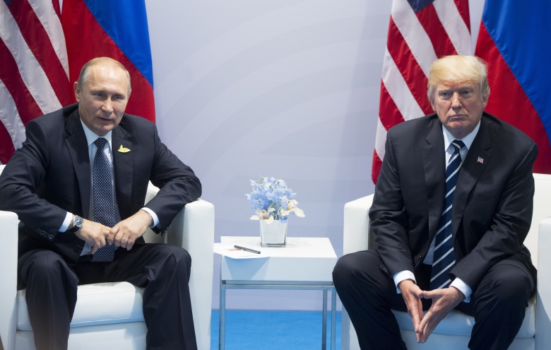 Встреча Владимира Путина и Дональда Трампа на саммите G20 в Гамбурге. Фото: Marcellus Stein / AP / TASS