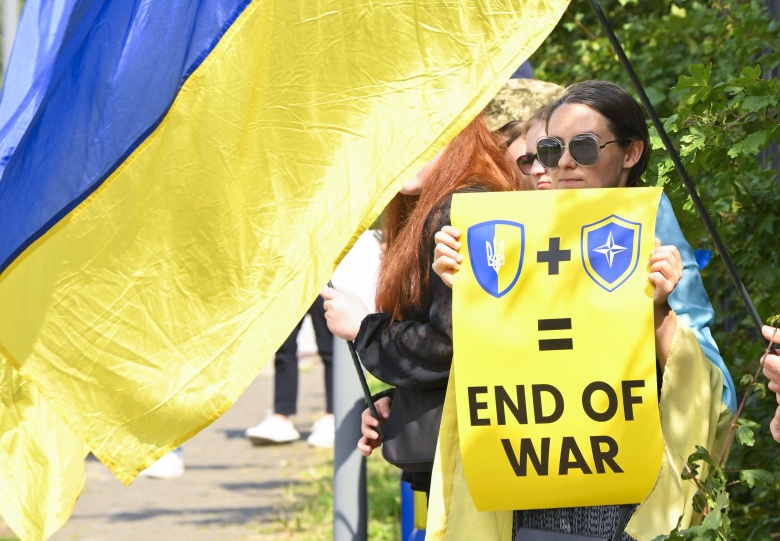 Брюссель, 7 июля 2023 года, пикет перед штаб-квартирой НАТО в поддержку ускоренного приема Украины в Альянс