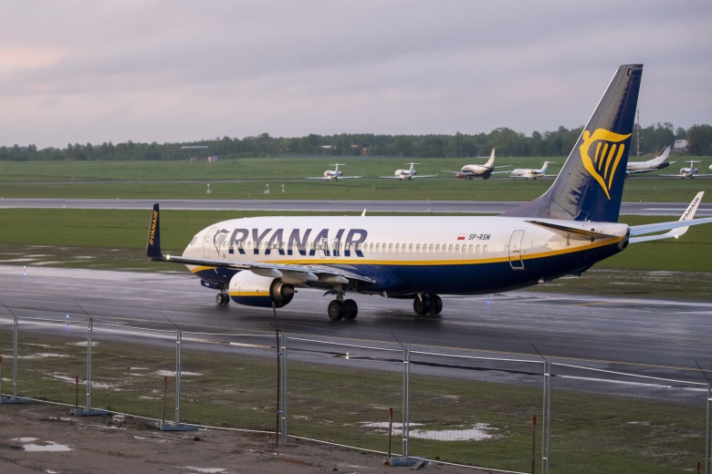 Самолет авиакомпании Ryanair, совершивший экстренную посадку в Минске, в Вильнюсе. Фото: Mindaugas Kulbis / AP / TASS