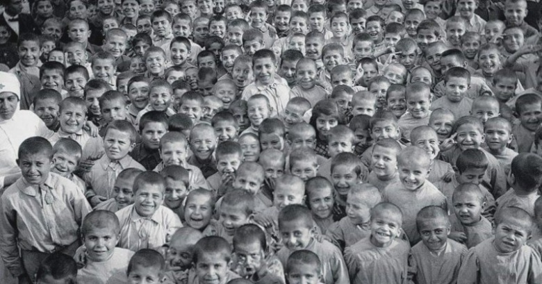 Сироты армянского геноцида. Неизвестный фотограф, Гюмри (Армения), 1919–1920 (?)
