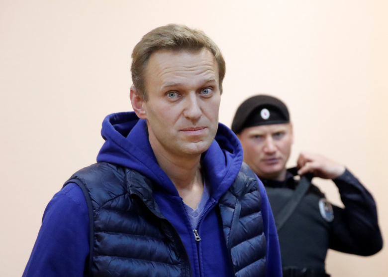 Алексей Навальный в суде между двумя административными сроками заключения. Фото: Maxim Shemetov / Reuters