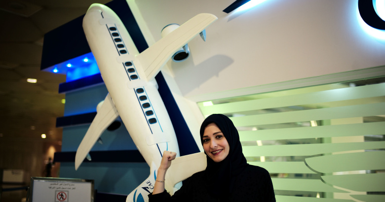 Далия Яшар - одна из первых девушек в Саудовской Аравии, которая зарегистрировалась как коммерческий пилот. Фото: Hamad I Mohammed / Reuters