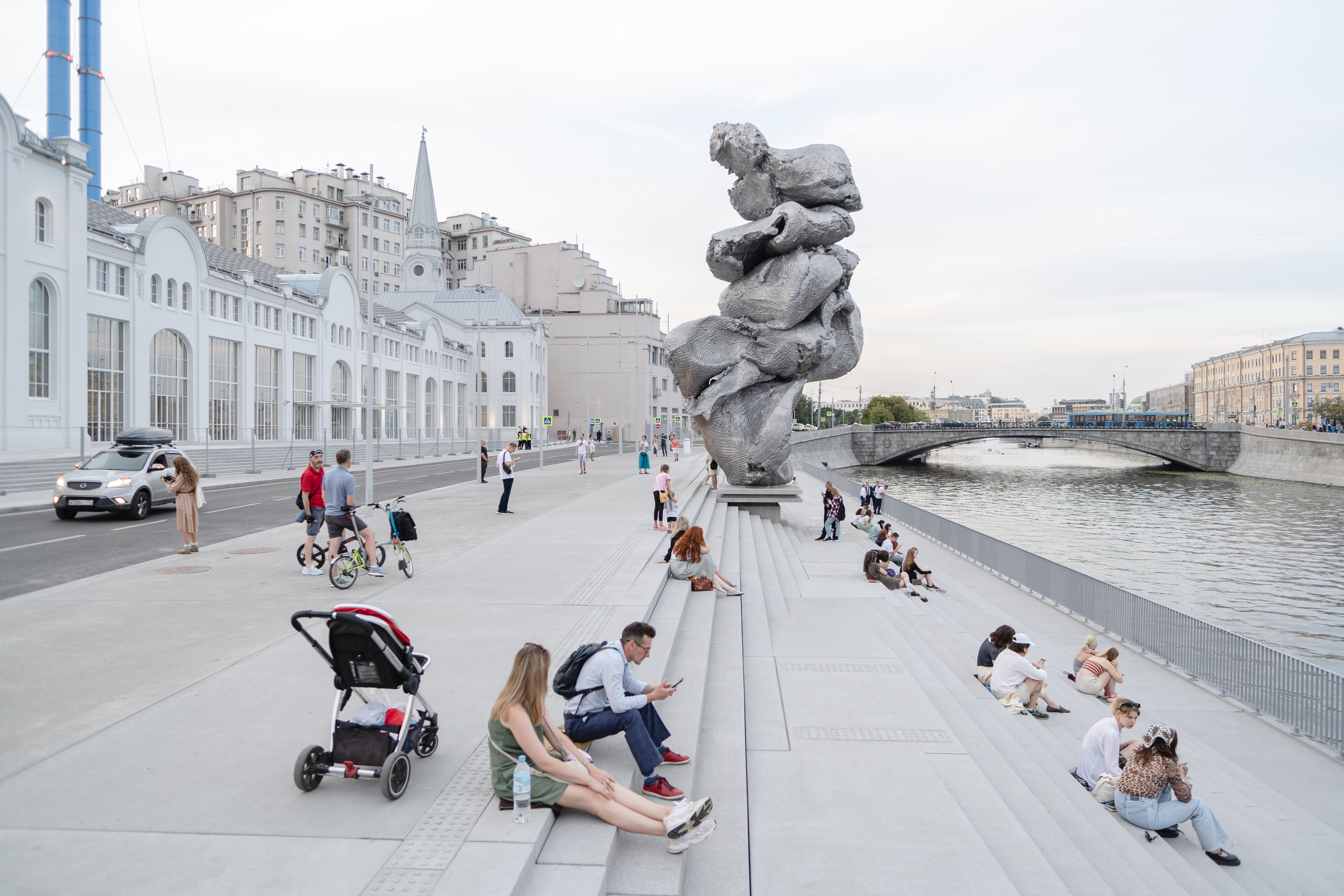 скульптура куча в москве