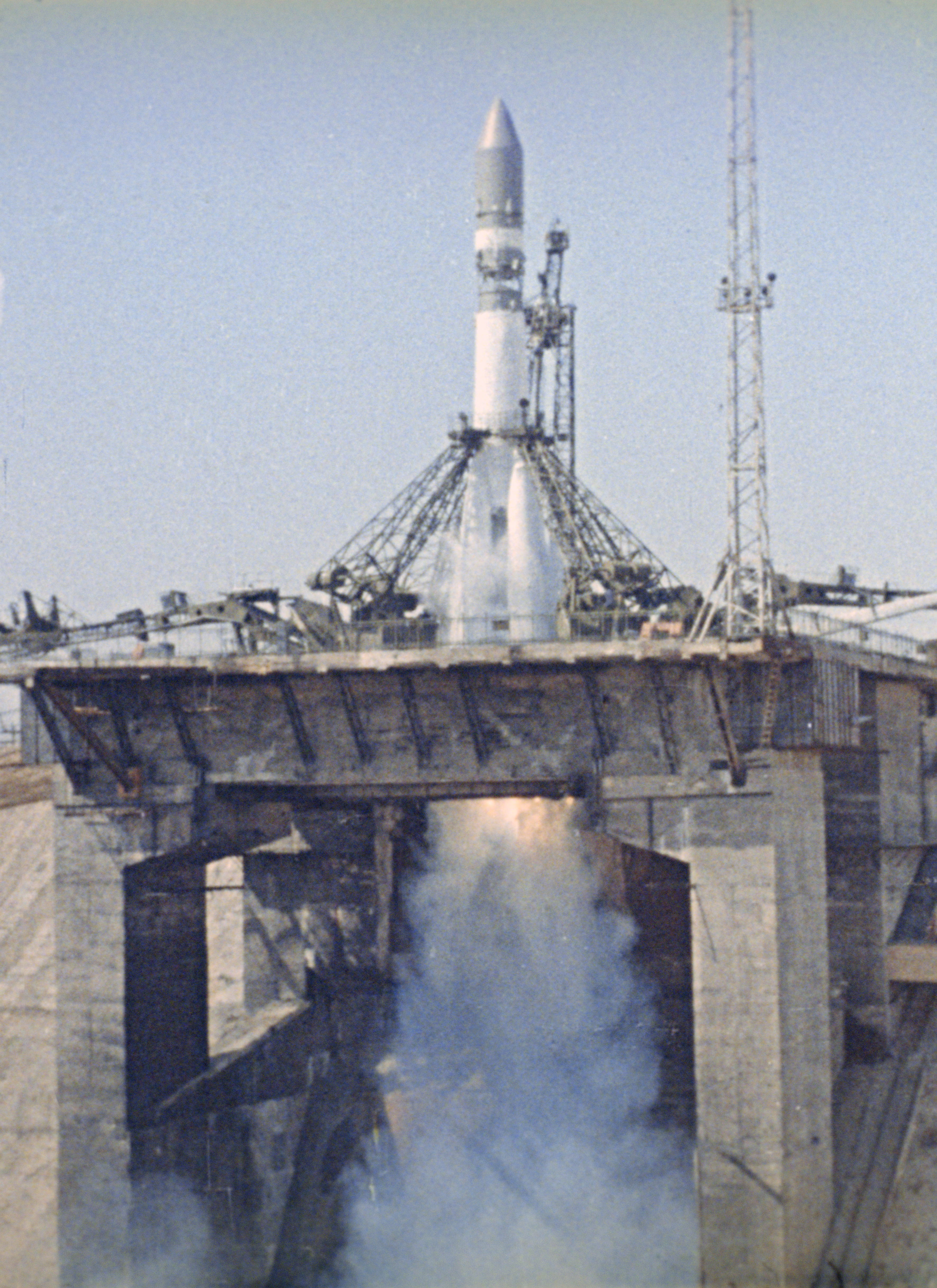 Первый корабль полетевший в космос. Космический корабль Восток Юрия Гагарина 1961. Космодрома Байконур 12 апреля 1961. Байконур Восток 1 Гагарин. Восток Байконур Гагарин 1961.