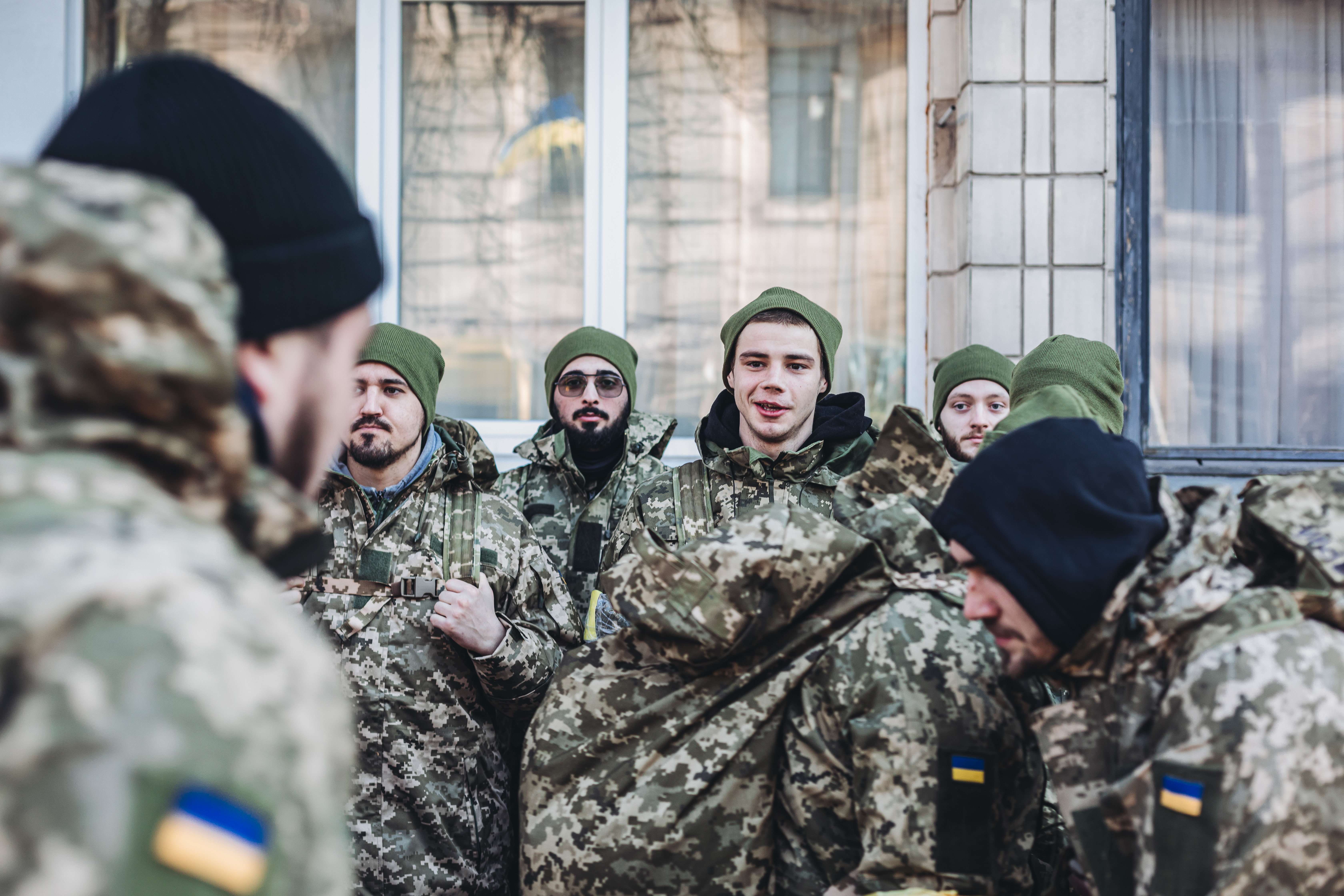 Почему ушли войска из киева. Украинские военные. Украинская армия. Наемные военные на Украине. Российские солдаты на Украине.