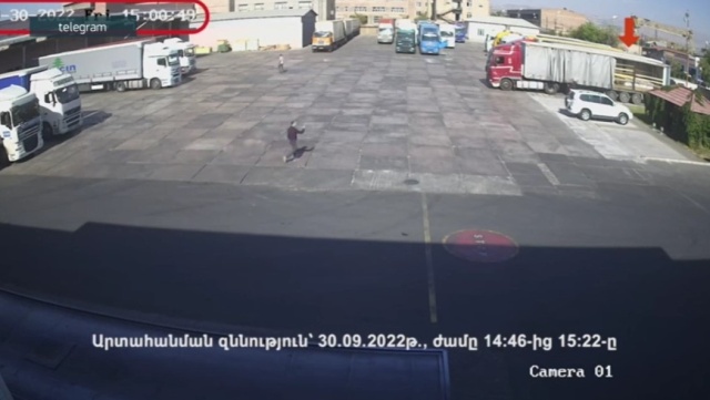 Скрин видео с КПП в Армении, на котором грузовик, участвующий в транзите взрывчатки