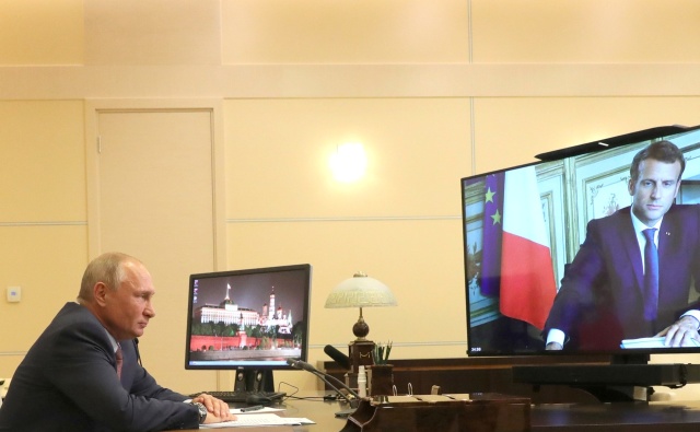 Беседа Владимира Путина и Эмманюэля Макрона 26 июня 2020 года. Фото: Kremlin.ru
