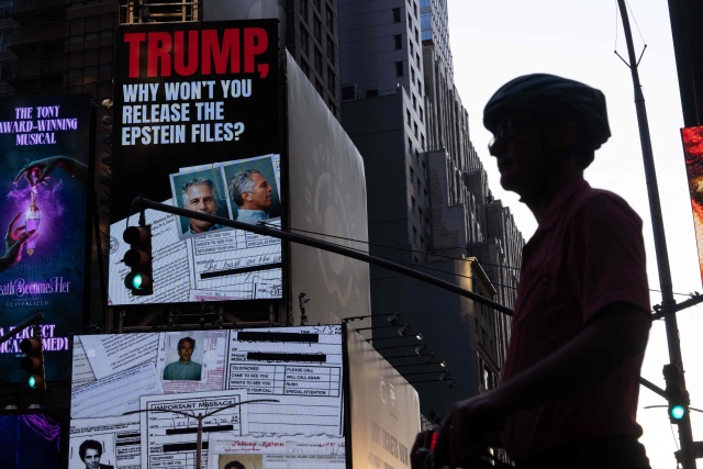 «Трамп в ярости». The Washington Post о деле Эпштейна, панике в Белом доме и реакции президента США на скандал