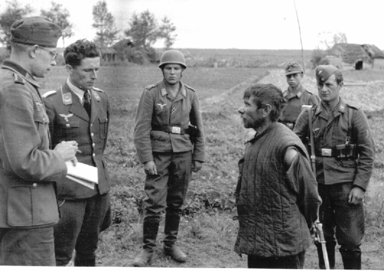 Допрос партизана, лето 1942