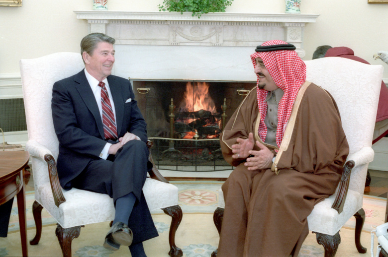 Рональд Рейган и король Саудовской Аравии Фахд в Белом доме, 11 февраля 1985 года. Фото: Национальный архив США