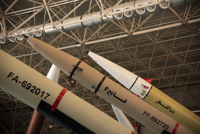 Иранские ракеты на выставке в Тегеране