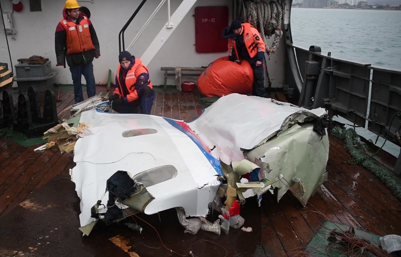 Найденные фрагменты самолета Ту-154. Фото: МЧС РФ / РИА Новости