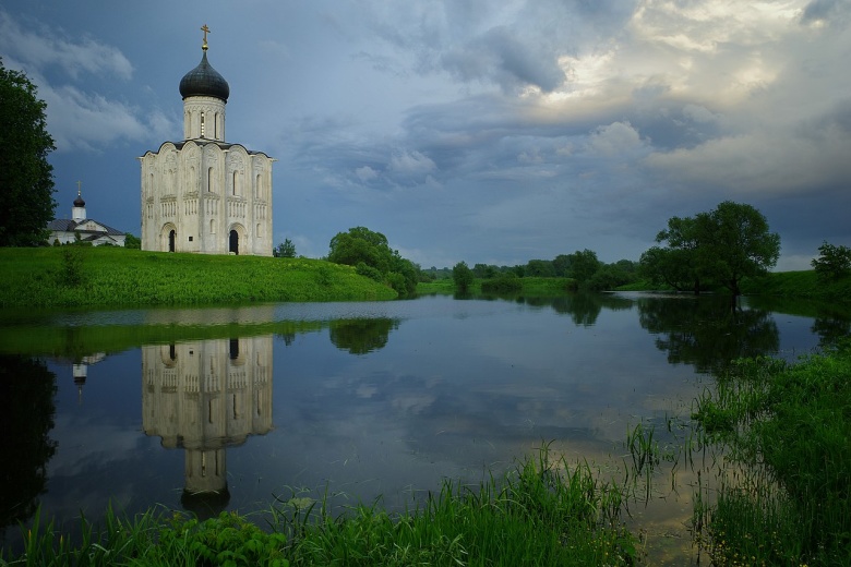 Церковь Покрова на Нерли. Фото: Анна Баженовская