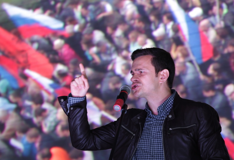 Илья Яшин на митинге оппозиции. Фото: Артем Геодакян / ТАСС