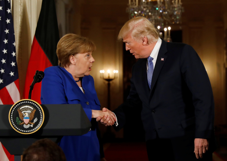 Ангела Меркель и Дональд Трамп. Фото: Kevin Lamarque / Reuters