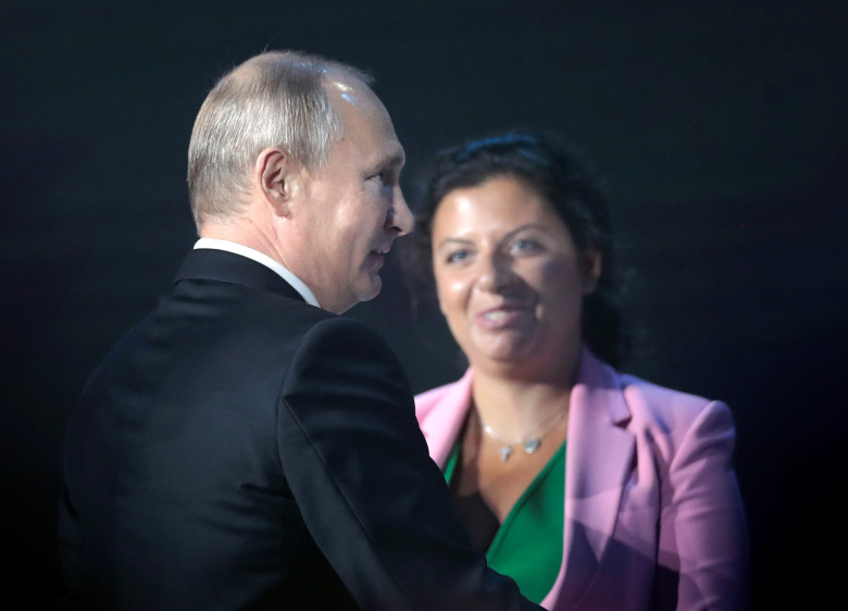 Владимир Путин и Маргарита Симоньян. Фото: Sergei Chirikov / Reuters