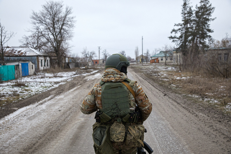 Военнослужащий ВСУ в Донбассе