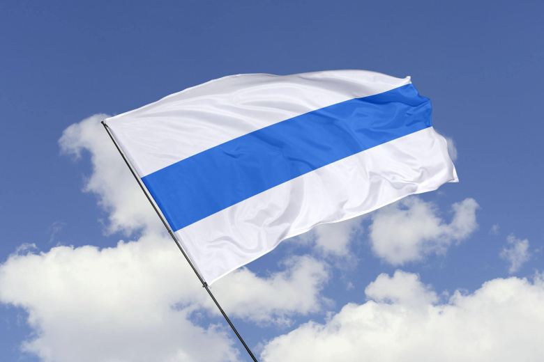 Бело-сине-белый флаг, используемый российской оппозицией