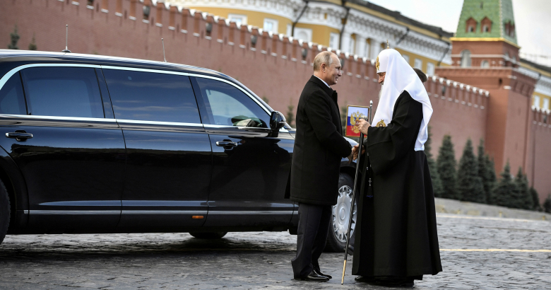 Владимир Путин и патриарх Кирилл. Фото: Alexander Nemenov / Reuters