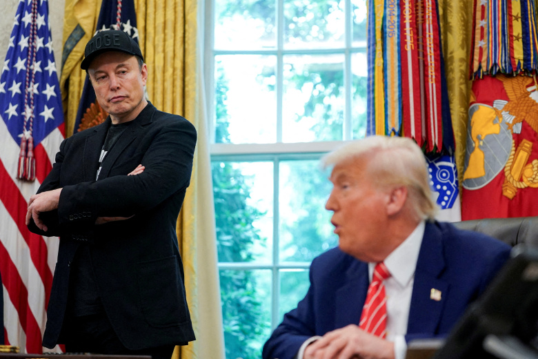 Президент США Дональд Трамп и Илон Маск на пресс-конференции в Овальном кабинете Белого дома 30 мая 2025 г.