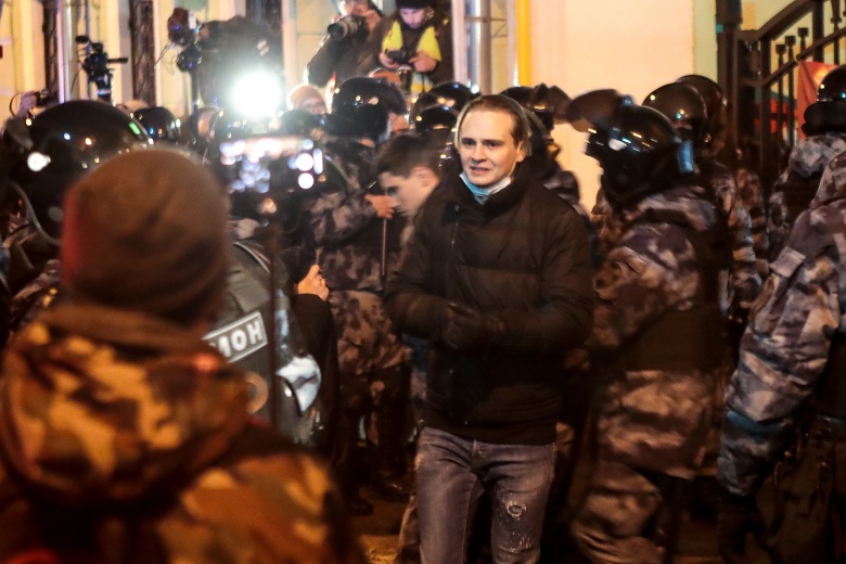 Задержания на московской акции протеста против замены условного срока Алексею Навальному на реальный