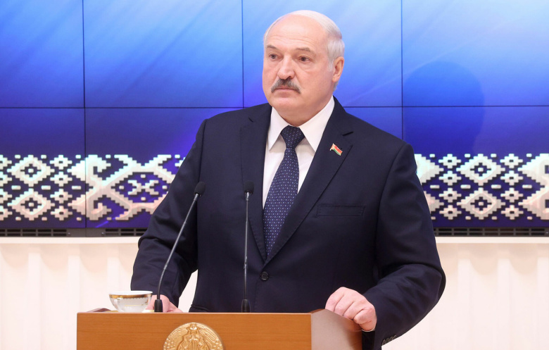 Александр Лукашенко во время встречи с активом местной вертикали по актуальным вопросам общественно-политической обстановки