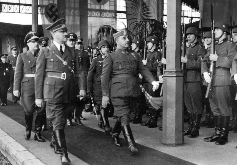 Встреча Франциско Франко с Адольфом Гитлером. 23 октября 1940 года, вокзал в городке Андай. Фото: Scherl / Global Look Press