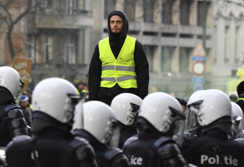 Акция протеста "Жёлтых жилетов" в Брюсселе. Фото: Geert Vanden Wijngaert / AP / TASS