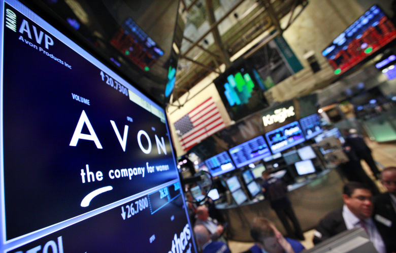 Компания Avon на Нью-Йоркской фондовой бирже. Фото: Brendan McDermid / Reuters