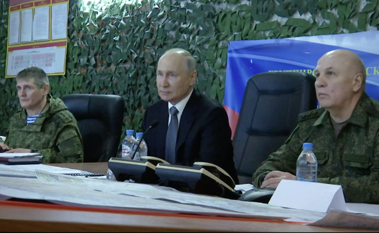 Владимир Путин во время посещения штаба группировки войск «Днепр» на Херсонском направлении