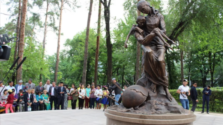 Открытие памятника жертвам казахского Голода в Алматы, 2017 год