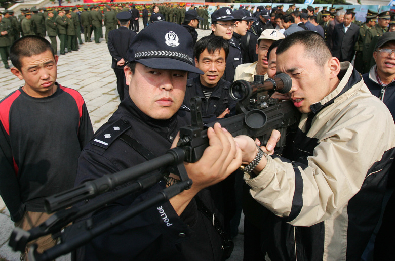 Во время проведения Антитеррористического дня в Чанчуне, Китай. Фото: Fang Xinwu / ZUMA / Global Look Press