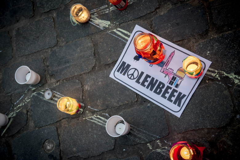 Акция памяти жертв терактов в Париже прошла в Брюссельском районе Моленбек.