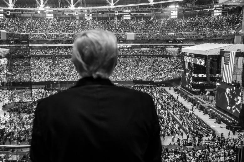 Дональд Трамп на церемония прощания с Чарли Кирком