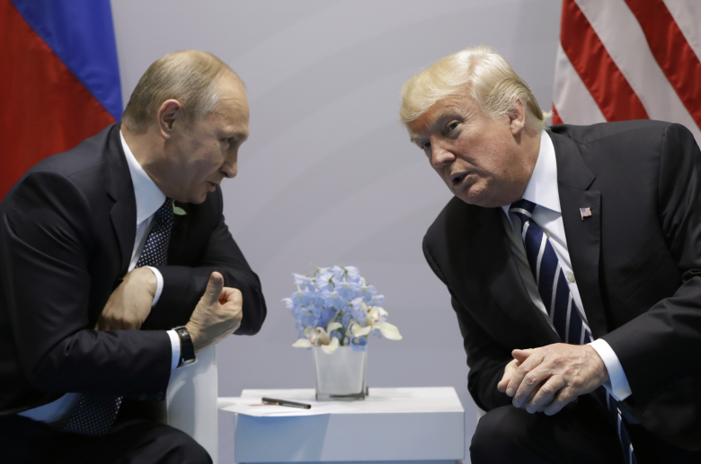 Владимир Путин и Дональд Трамп на саммите G20 в Гамбурге. Фото: Evan Vucci / AP / TASS