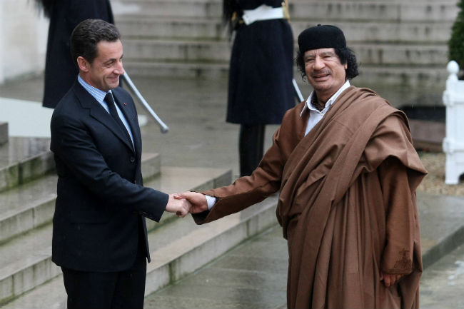 Николя Саркози и Муамар Каддафи, 2007 год. Фото: Imago / TASS