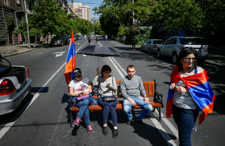 Протестующие в Армении 2 мая. Фото: Reuters