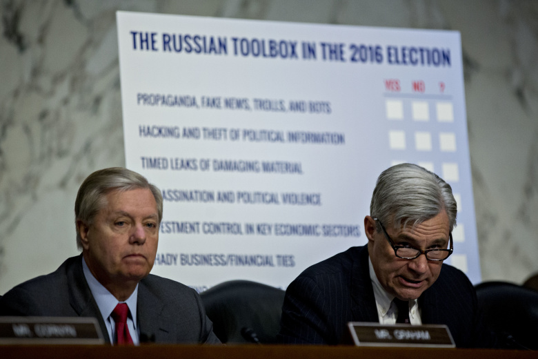 Члены юридического комитета сената Конгресса США во время доклада о вмешательстве России в выборы США.  Фото:  Andrew Harrer / Bloomberg