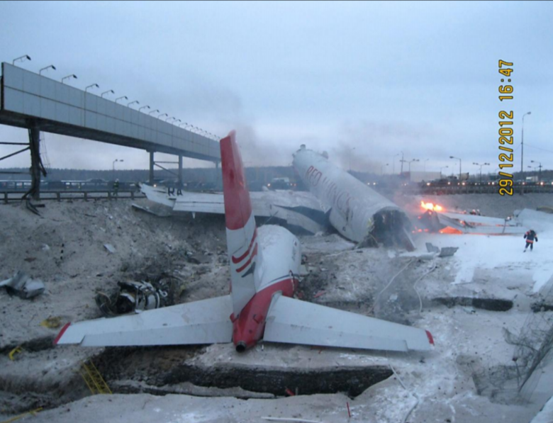 Последствия катастрофы лайнера Ту-204 во Внуково 29 декабря 2012 года