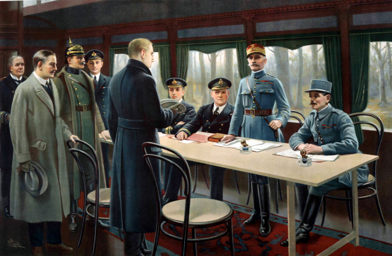 Мирные переговоры в салон-вагоне фельдмаршала Фоша в Компьене, ноябрь 1918. Слева немцы, справа союзники. Спиной к зрителю стоит Маттиас Эрцбергер, напротив него фельдмаршал Фердинанд Фош.