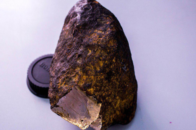 Метеорит, в котором нашли уакитит. Фото: webmineral.ru