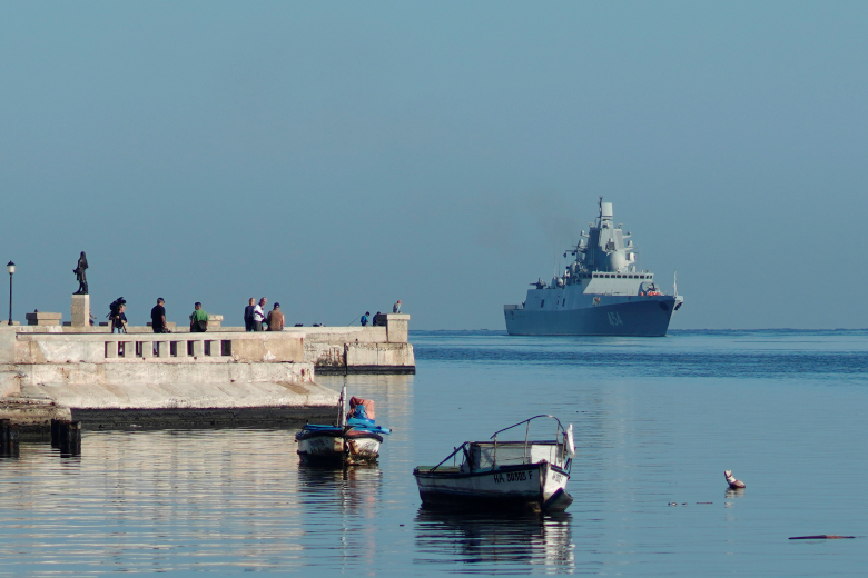 Российский фрегат «Адмирал Горшков» у берегов Кубы. Фото: Alexandre Meneghini / Reuters