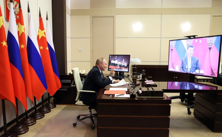 Переговоры с Председателем КНР Си Цзиньпином (в режиме видеоконференции). Фото: kremlin.ru