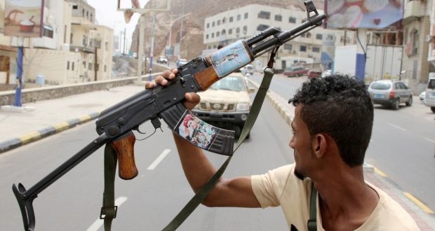 Член Сил Южного переходного совета, Адан, Йемен. Фото: Fawaz Salman / Reuters