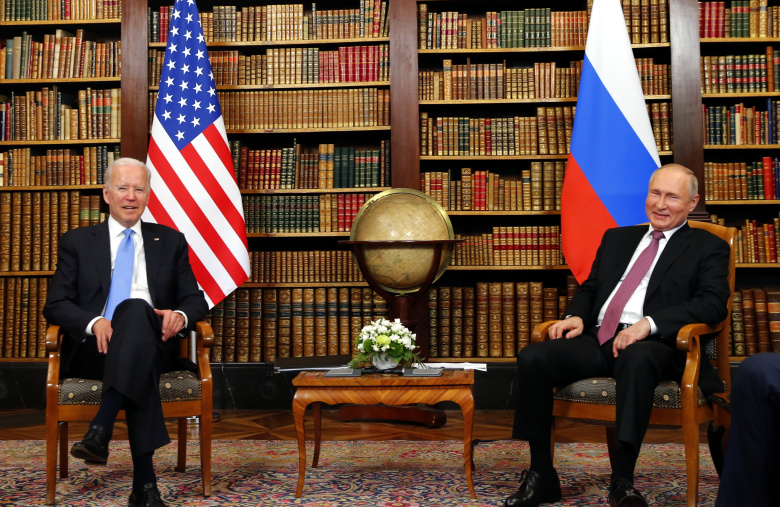 Президенты США и России Джозеф Байден и Владимир Путин