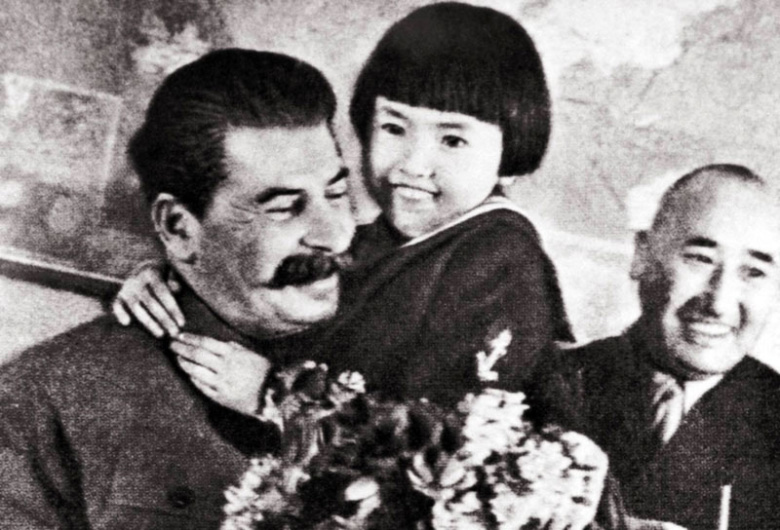 Иосиф Сталин и Геля. Фото: wikipedia.org
