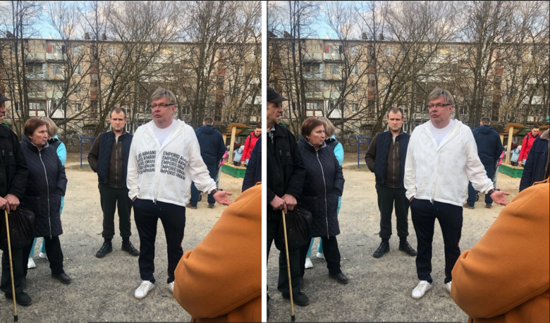 Встреча депутата Дзержинской городской думы Романа Шилова с избирателями: до и после фотошопа